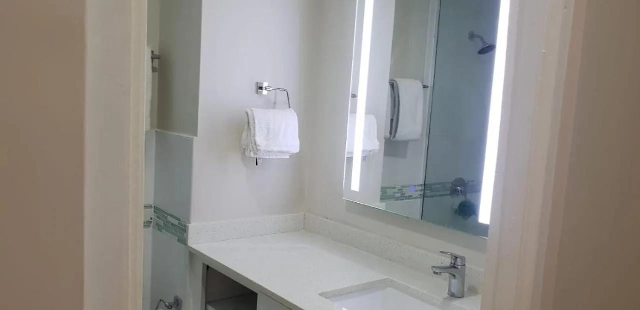 Balcony Breeze At Bayfront Villas Portmore Sea Side Balcony One Bedroom Jamaica